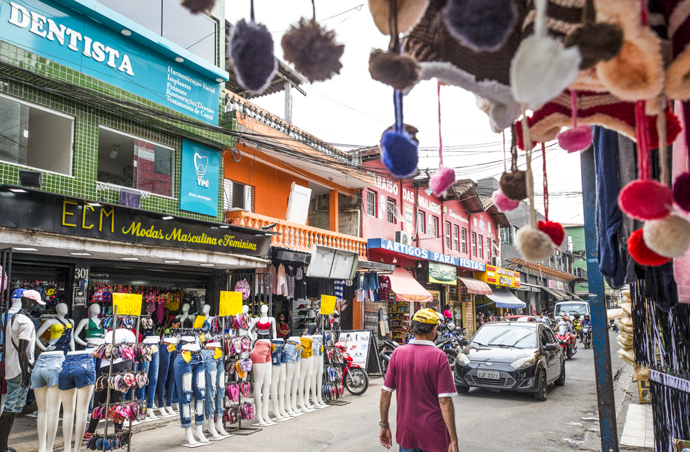 Consumo nas favelas entra em fase de maturidade. Shopee e Mercado Livre reinam entre as varejistas o
